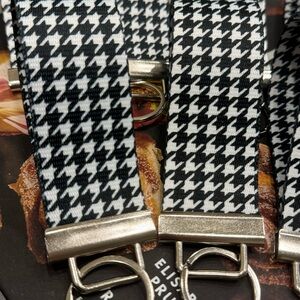 Wristlet keychain houndstooth pattern